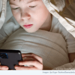 Por qué un móvil antes de los 13 años afecta la salud mental